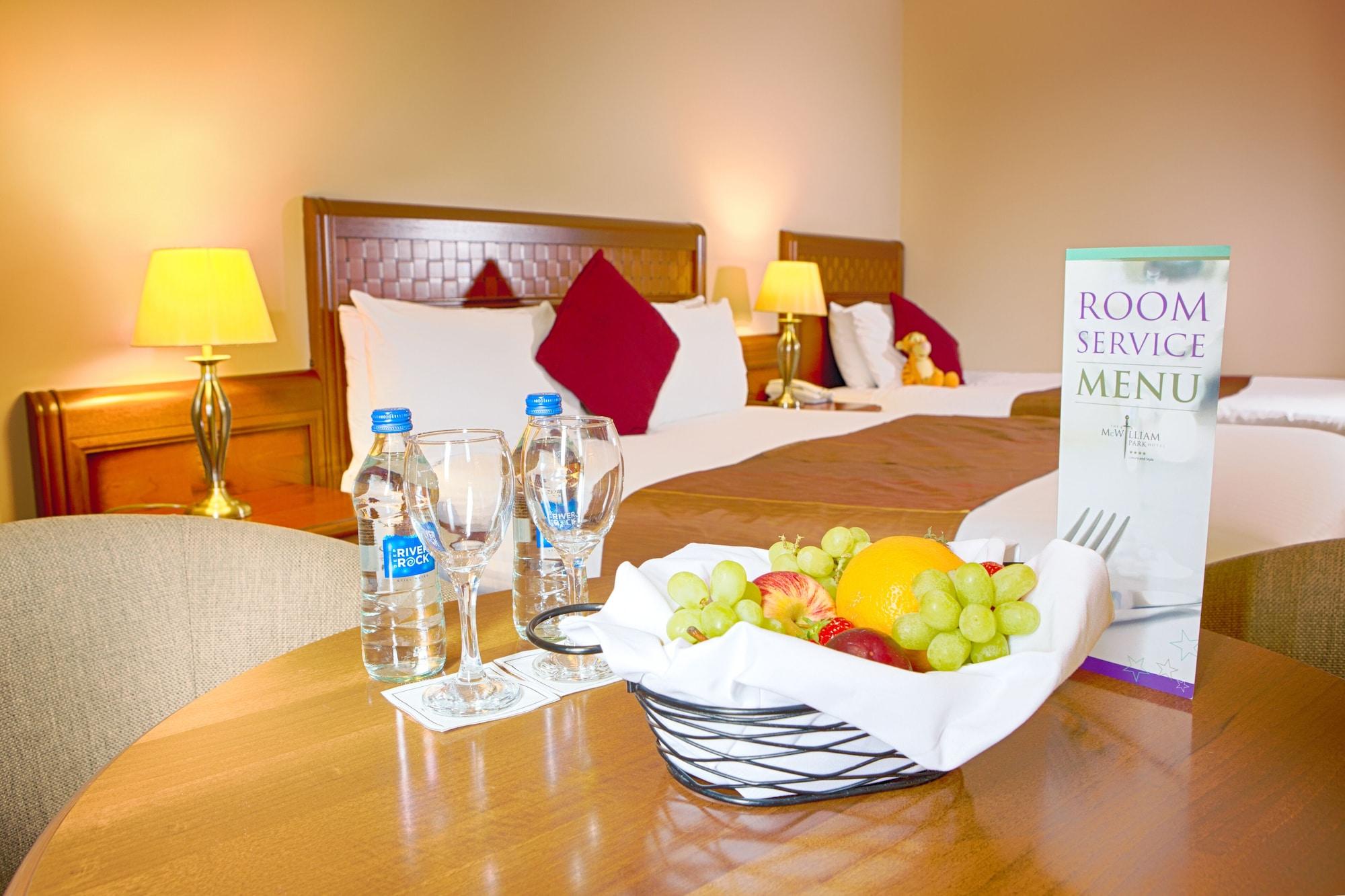 Mcwilliam Park Hotel Клерморріс Екстер'єр фото